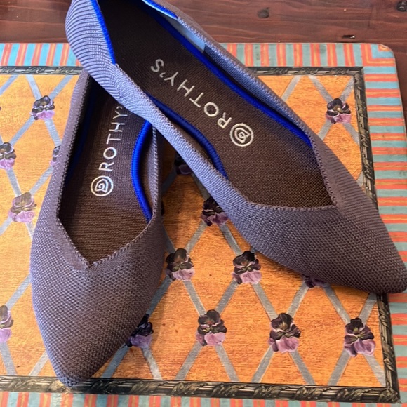 Rothy’s mink points size 8.   Exc. condition photo looks more purple than mink - Picture 3 of 7